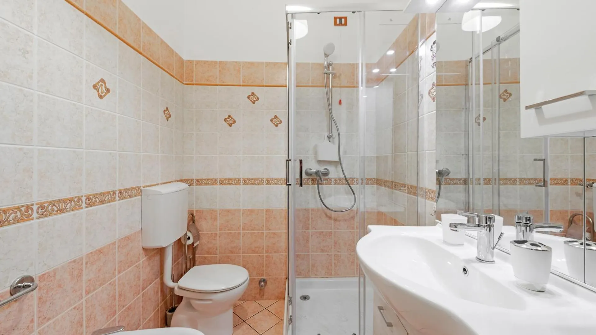 Apartment Sunflower Milan Italy